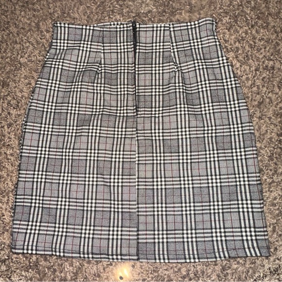 Plaid Mini Skirt - Picture 4 of 5